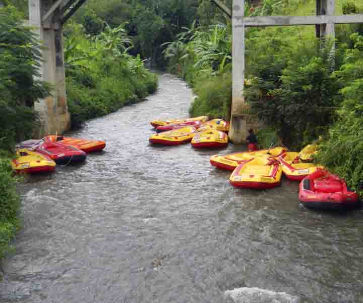 OPEN TRIP FAMILY RAFTING SENTUL